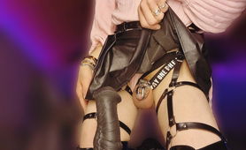 Which strap for the cage is better? 