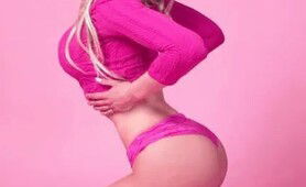 Bimbo In Pink