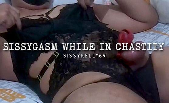 Sissygasm While In Chastity